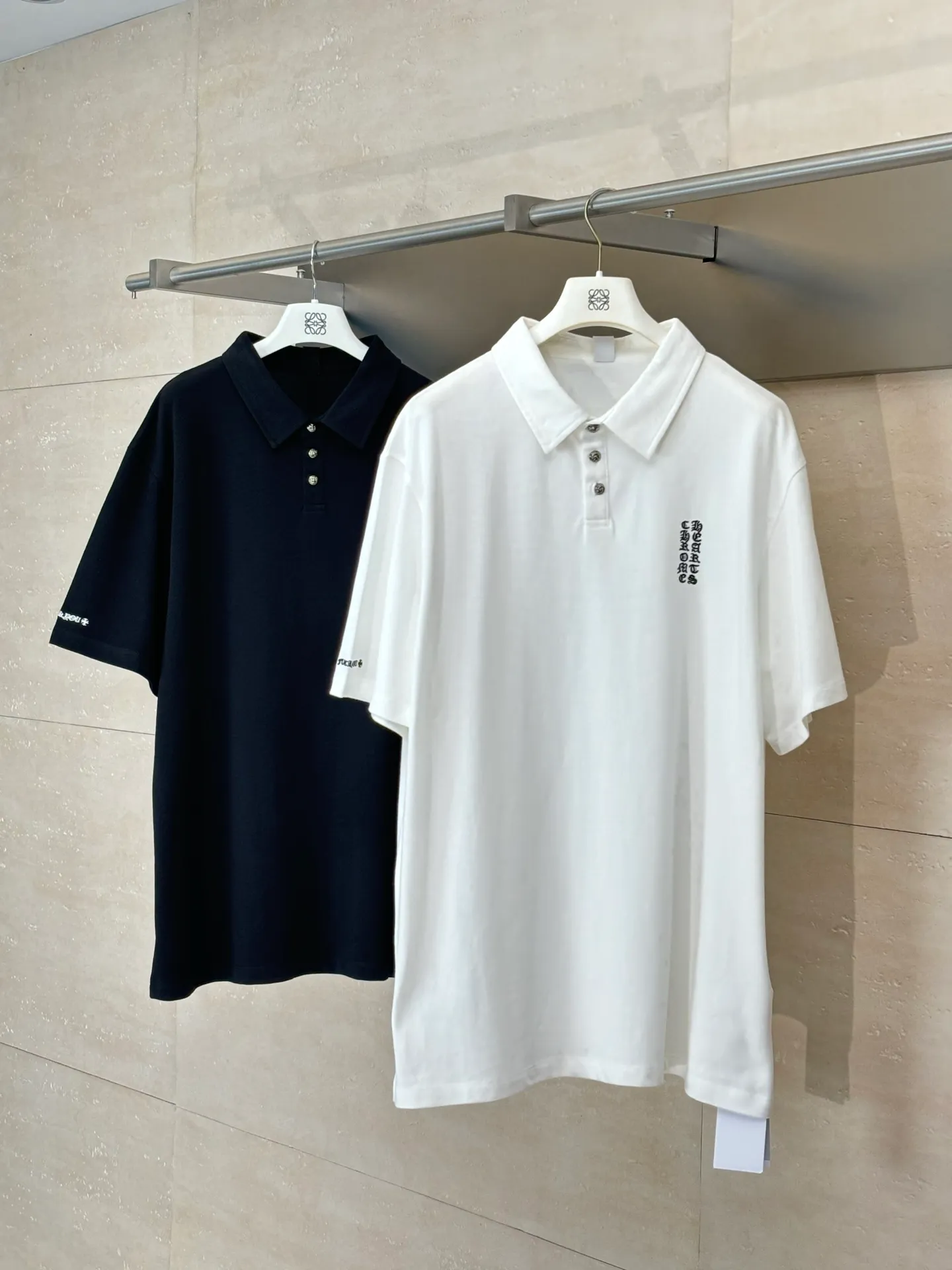 🅿️330 Come Hearts*/Cro Hearts 25Ss new Japanese limited POLO shirt. The fabric is made of 230G pure cotton pique cloth. The chest and cuffs are embroidered by imported embroidery machines. High-precision embroidery. The leather tag is made of lambskin. The cost is expensive. Collar hardware molding. Customized accessories. Size: S/M/L